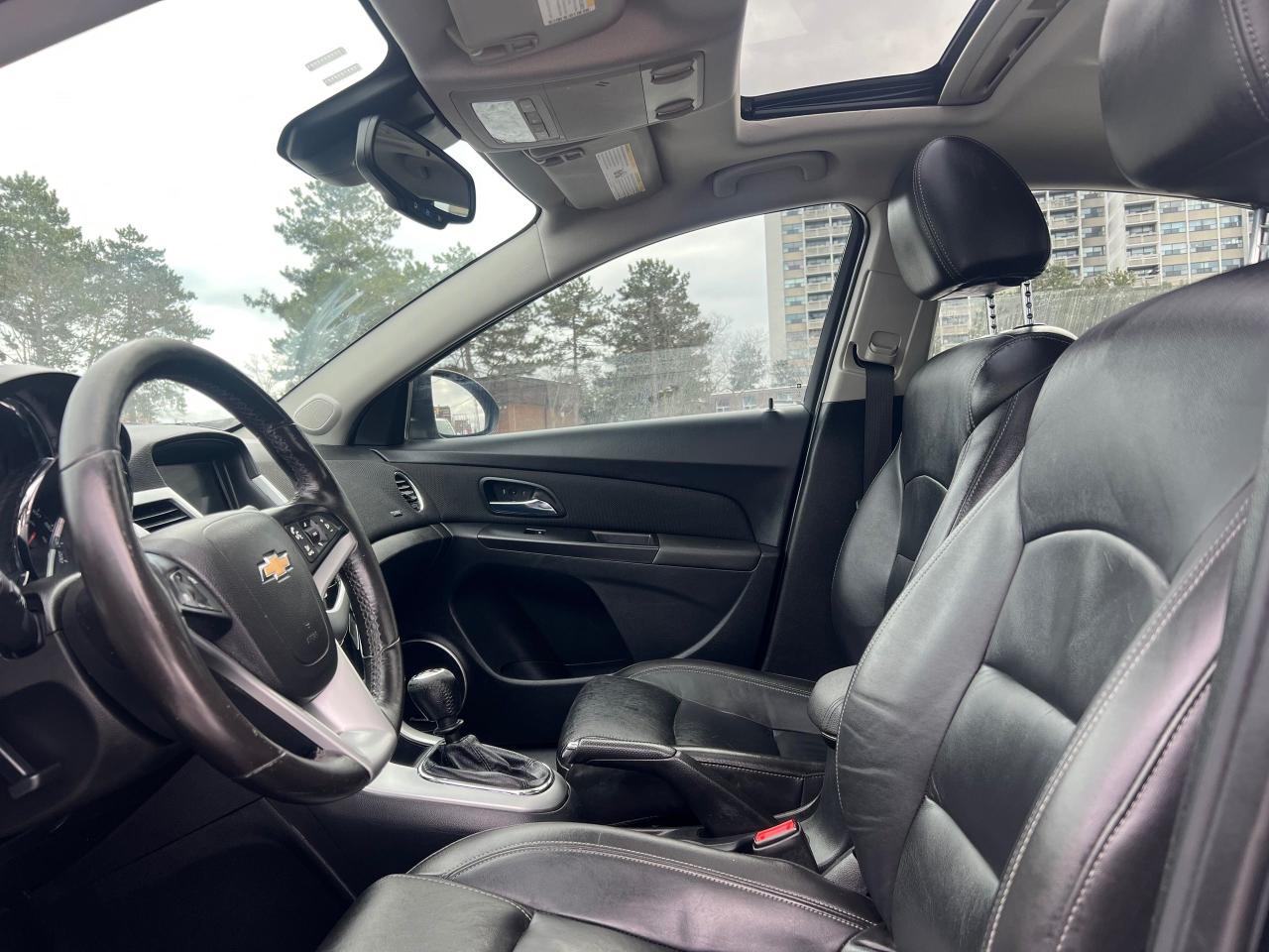 2014 Chevrolet Cruze 2LT-5 SPEED-LTHER-SR/F-BACK CAM-HEAT SEATS & MORE! Photo