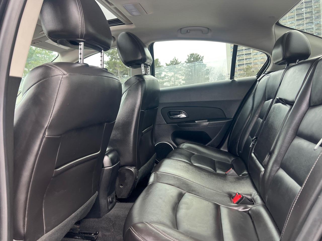 2014 Chevrolet Cruze 2LT-5 SPEED-LTHER-SR/F-BACK CAM-HEAT SEATS & MORE! Photo