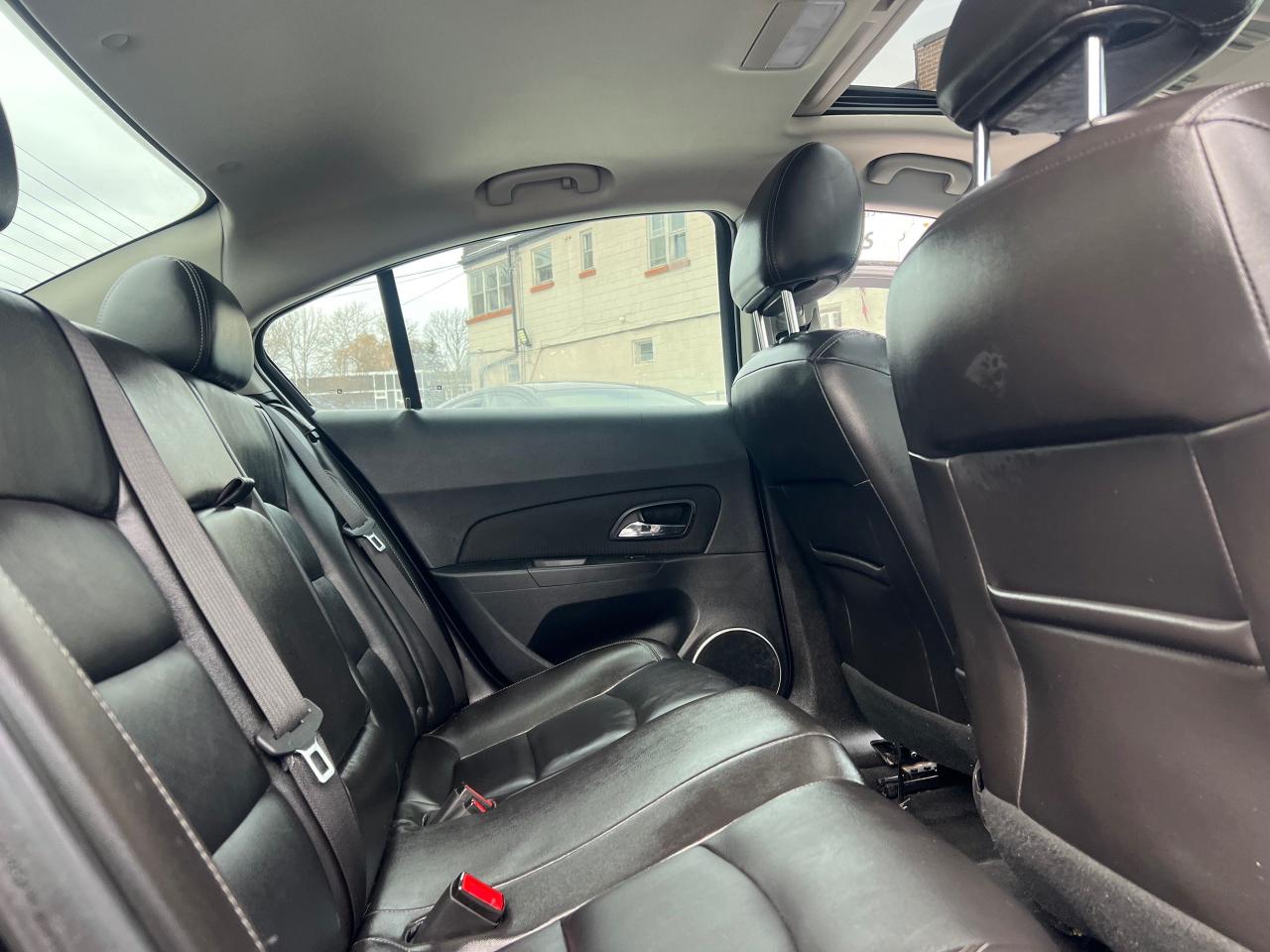 2014 Chevrolet Cruze 2LT-5 SPEED-LTHER-SR/F-BACK CAM-HEAT SEATS & MORE! Photo