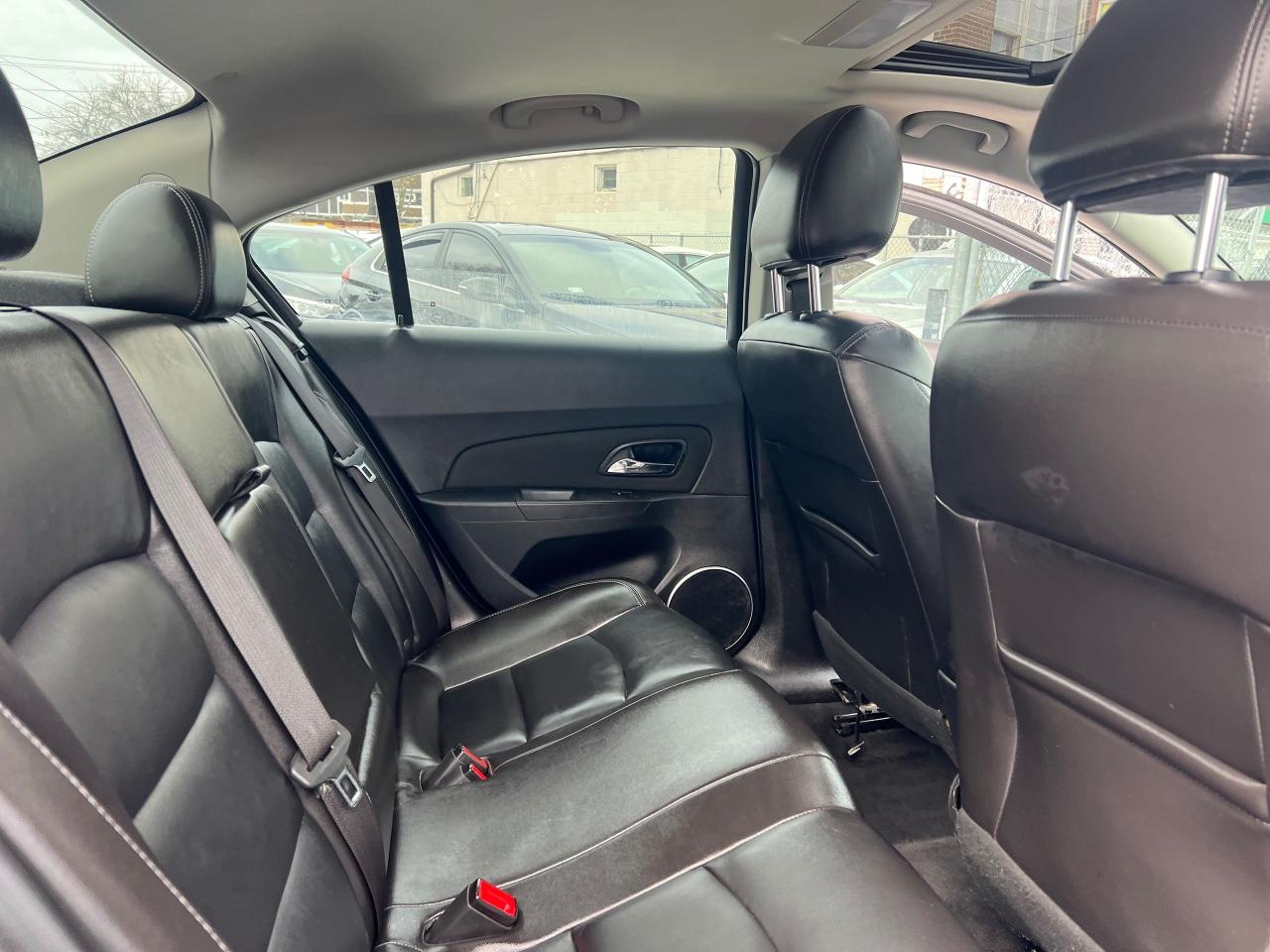 2014 Chevrolet Cruze 2LT-5 SPEED-LTHER-SR/F-BACK CAM-HEAT SEATS & MORE! Photo