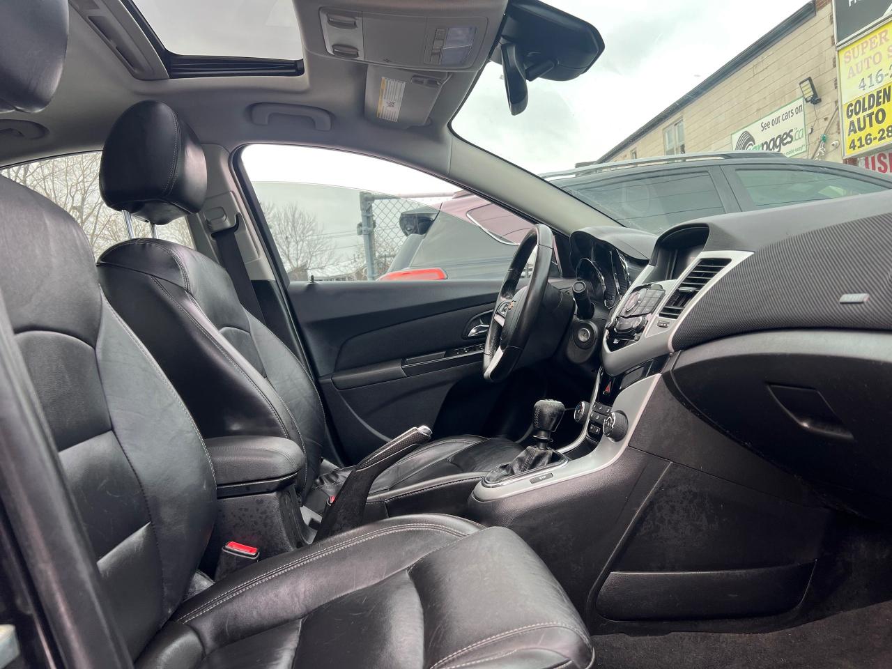 2014 Chevrolet Cruze 2LT-5 SPEED-LTHER-SR/F-BACK CAM-HEAT SEATS & MORE! Photo