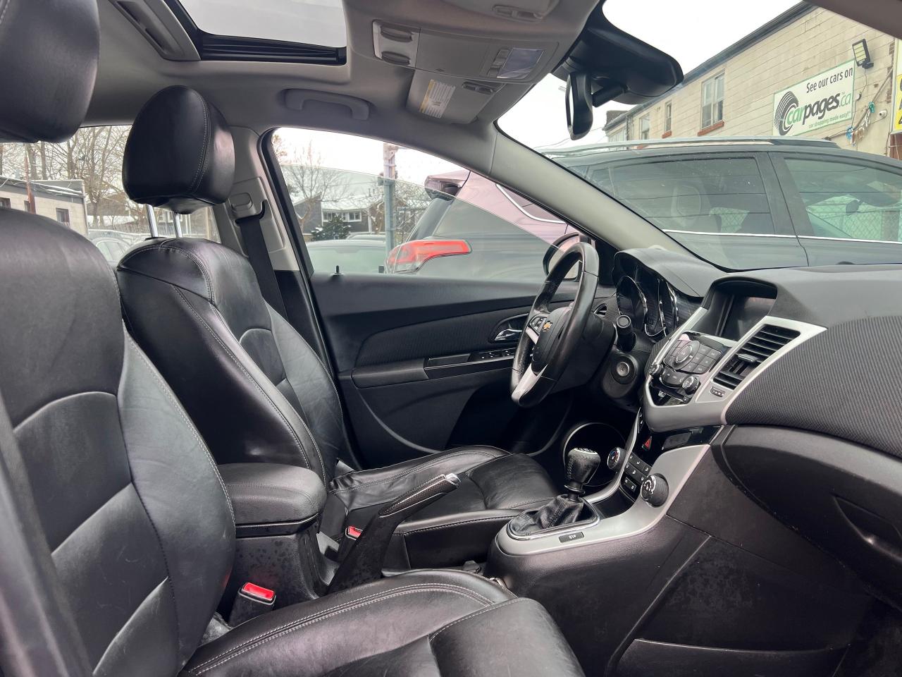 2014 Chevrolet Cruze 2LT-5 SPEED-LTHER-SR/F-BACK CAM-HEAT SEATS & MORE! Photo