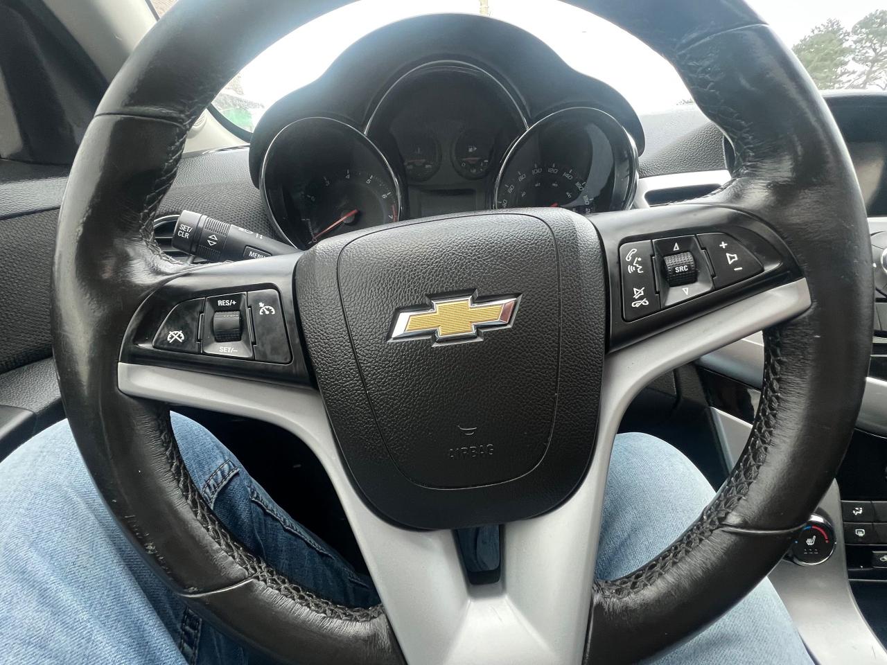 2014 Chevrolet Cruze 2LT-5 SPEED-LTHER-SR/F-BACK CAM-HEAT SEATS & MORE! Photo