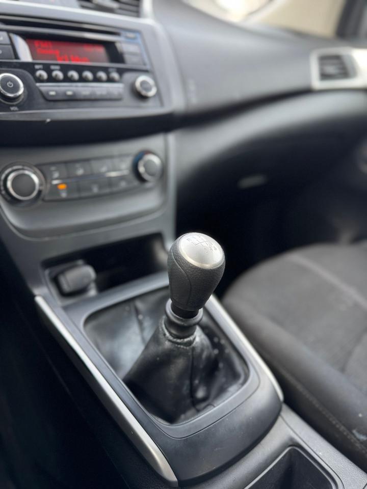 2016 Nissan Sentra S | LOW KM | CERTIFIED | MANUAL - Photo #12