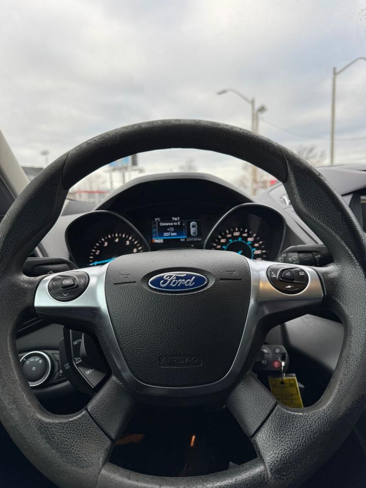 2015 Ford Escape FWD SE | Certified Photo