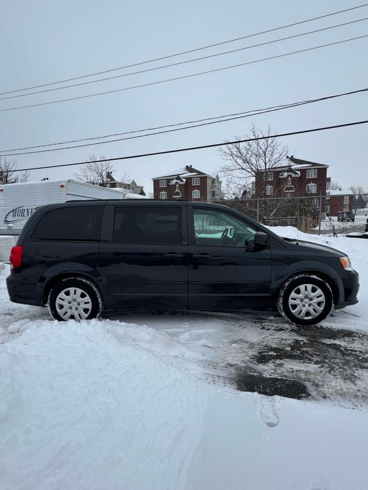 2014 Dodge Grand Caravan SXT - Photo #3