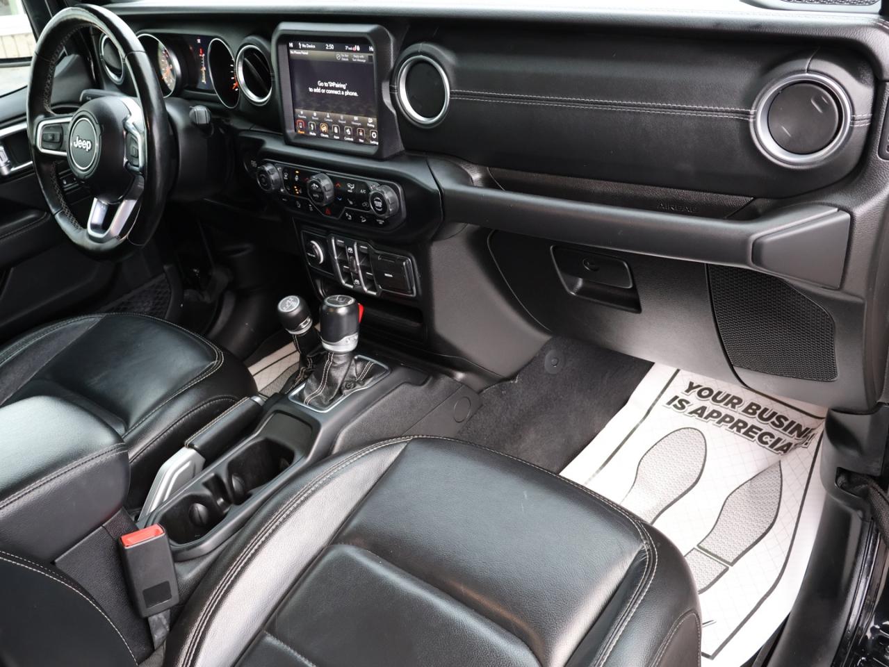 2020 Jeep Wrangler UMLIMITED SAHARA CERTIFIED CAMERA NAV BLUETOOTH LEATHER HEATED SEATS CRUISE ALLOYS Photo