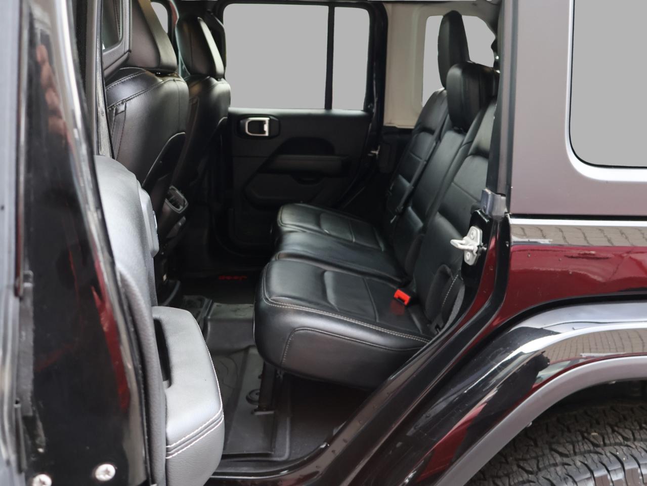 2020 Jeep Wrangler UMLIMITED SAHARA CERTIFIED CAMERA NAV BLUETOOTH LEATHER HEATED SEATS CRUISE ALLOYS Photo