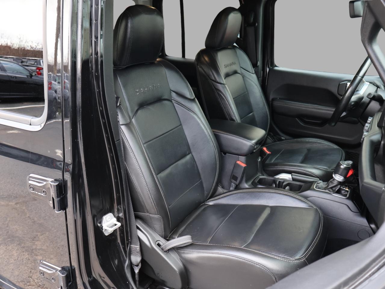 2020 Jeep Wrangler UMLIMITED SAHARA CERTIFIED CAMERA NAV BLUETOOTH LEATHER HEATED SEATS CRUISE ALLOYS Photo