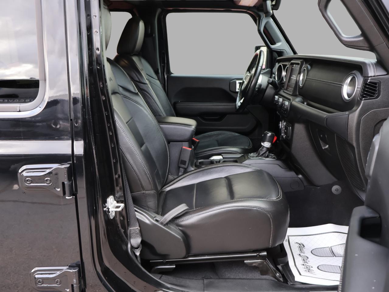 2020 Jeep Wrangler UMLIMITED SAHARA CERTIFIED CAMERA NAV BLUETOOTH LEATHER HEATED SEATS CRUISE ALLOYS Photo