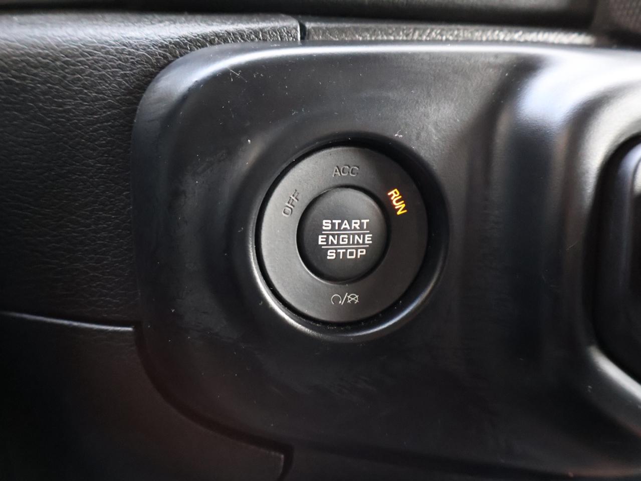 2020 Jeep Wrangler UMLIMITED SAHARA CERTIFIED CAMERA NAV BLUETOOTH LEATHER HEATED SEATS CRUISE ALLOYS Photo