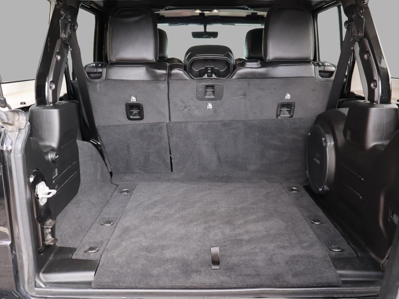 2020 Jeep Wrangler UMLIMITED SAHARA CERTIFIED CAMERA NAV BLUETOOTH LEATHER HEATED SEATS CRUISE ALLOYS Photo