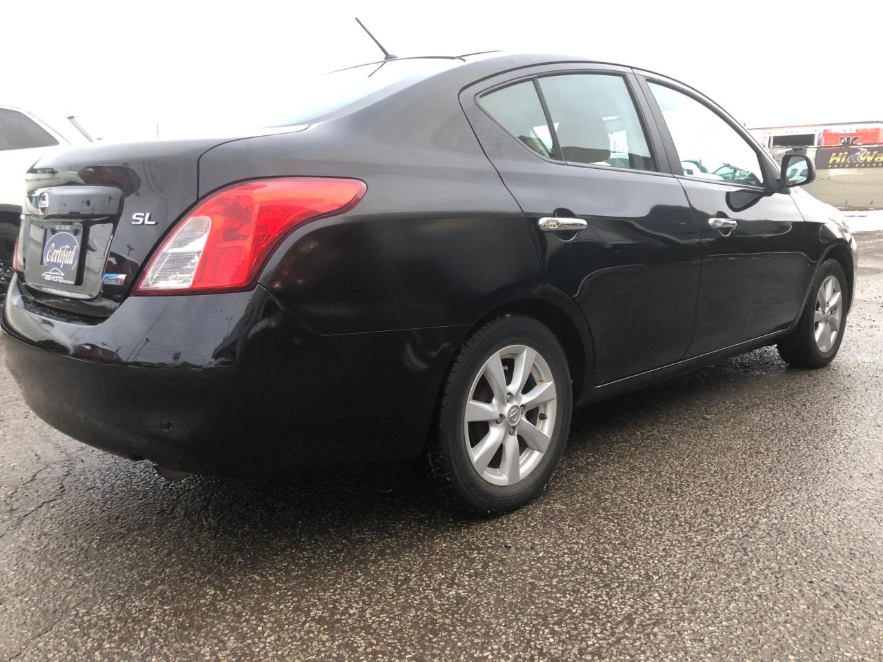 2012 Nissan Versa SL CERTIFIED WITH 3 YEARS WARRANTY INCLUDED. Photo4