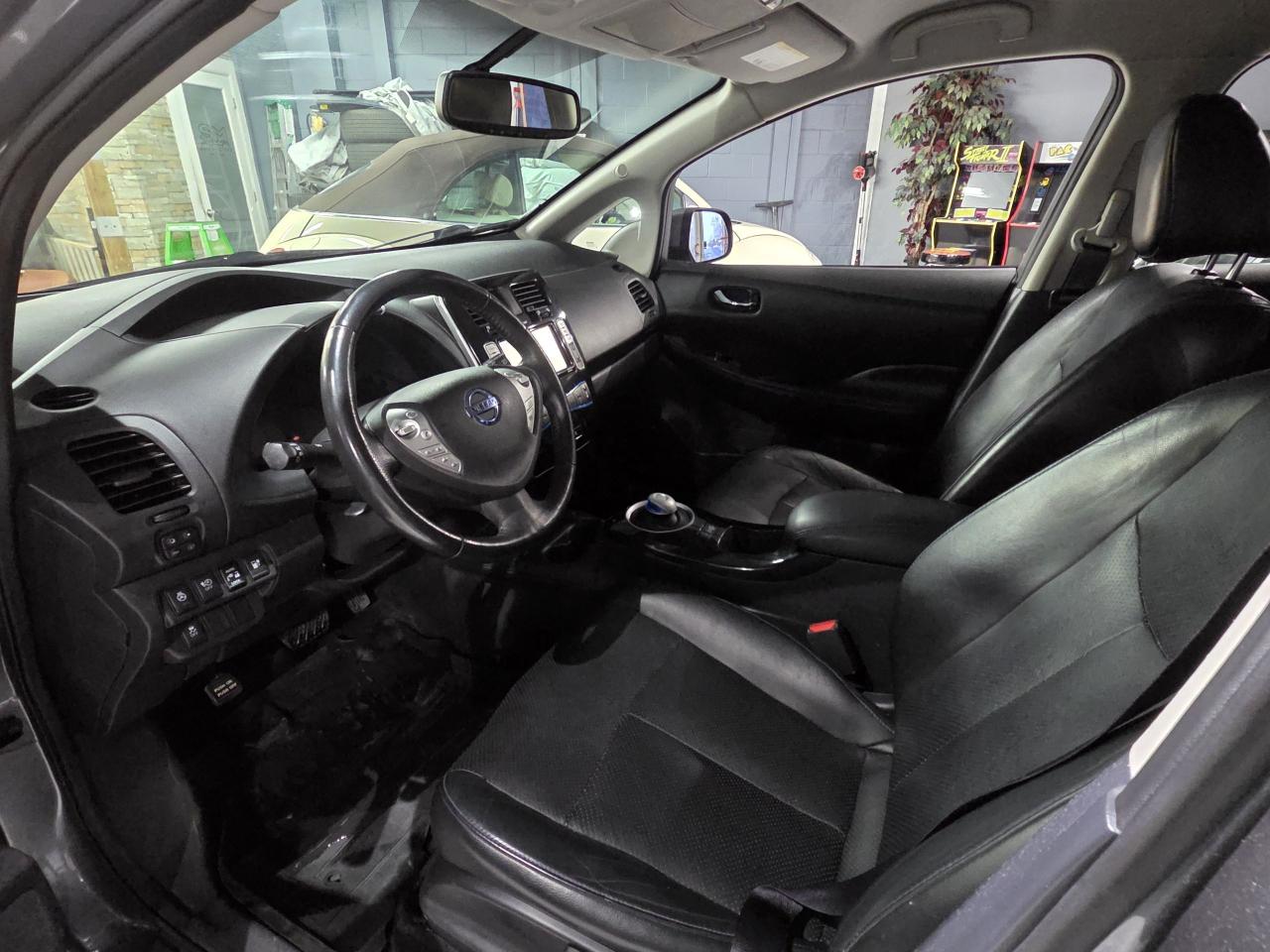 2015 Nissan Leaf SL Photo