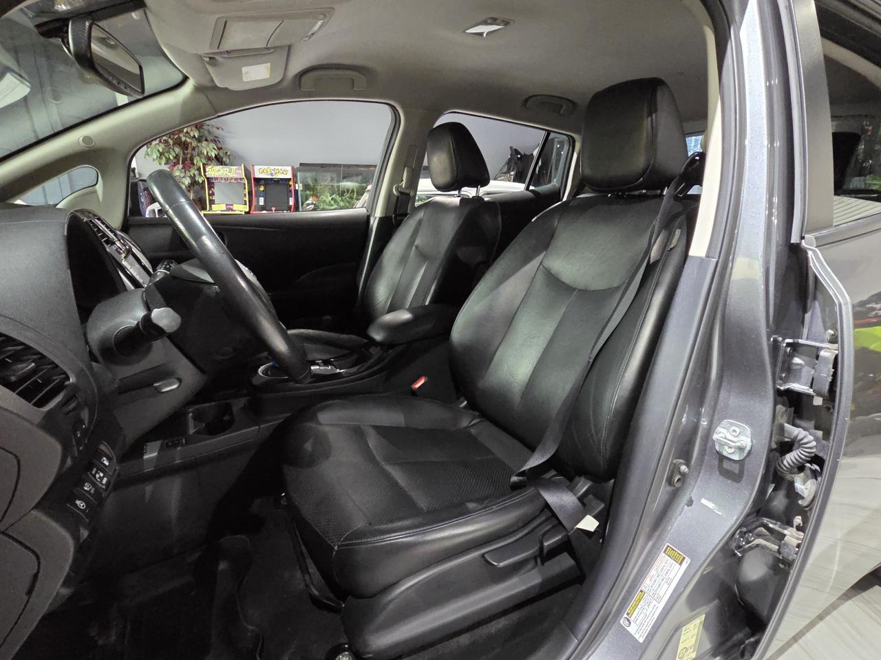 2015 Nissan Leaf SL Photo