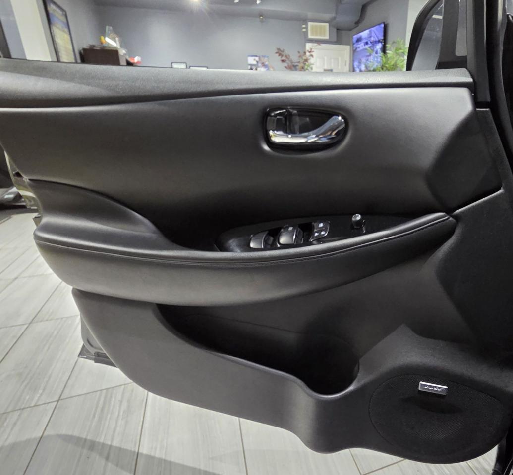 2015 Nissan Leaf SL Photo