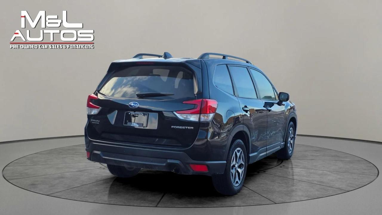 2019 Subaru Forester 2.5i Touring w/EyeSight Pkg Photo4