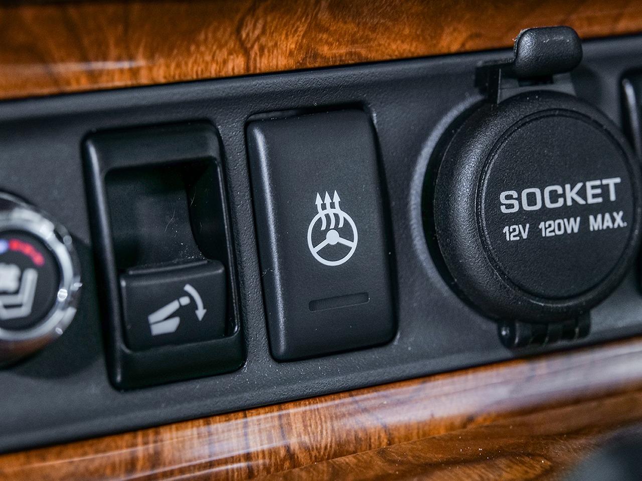 2016 Infiniti QX80  Photo