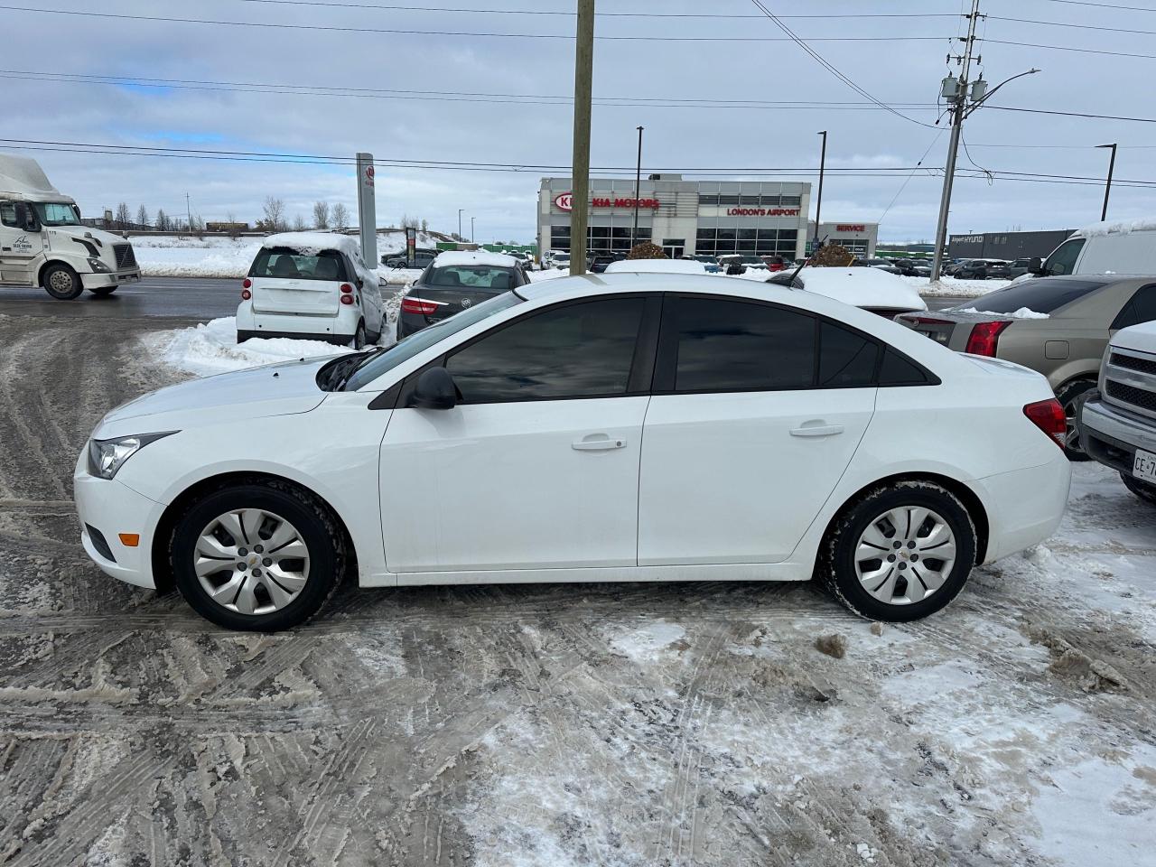2013 Chevrolet Cruze LS, SEDAN, AUTO, 4 CYL, ONLY 63KMS, CERTIFIED - Photo #2