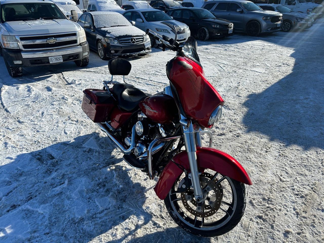 2012 Harley-Davidson Street Glide ONLY 50KMS, BARS, EXHAUST, LIGHT DAMAGE, AS IS - Photo #10