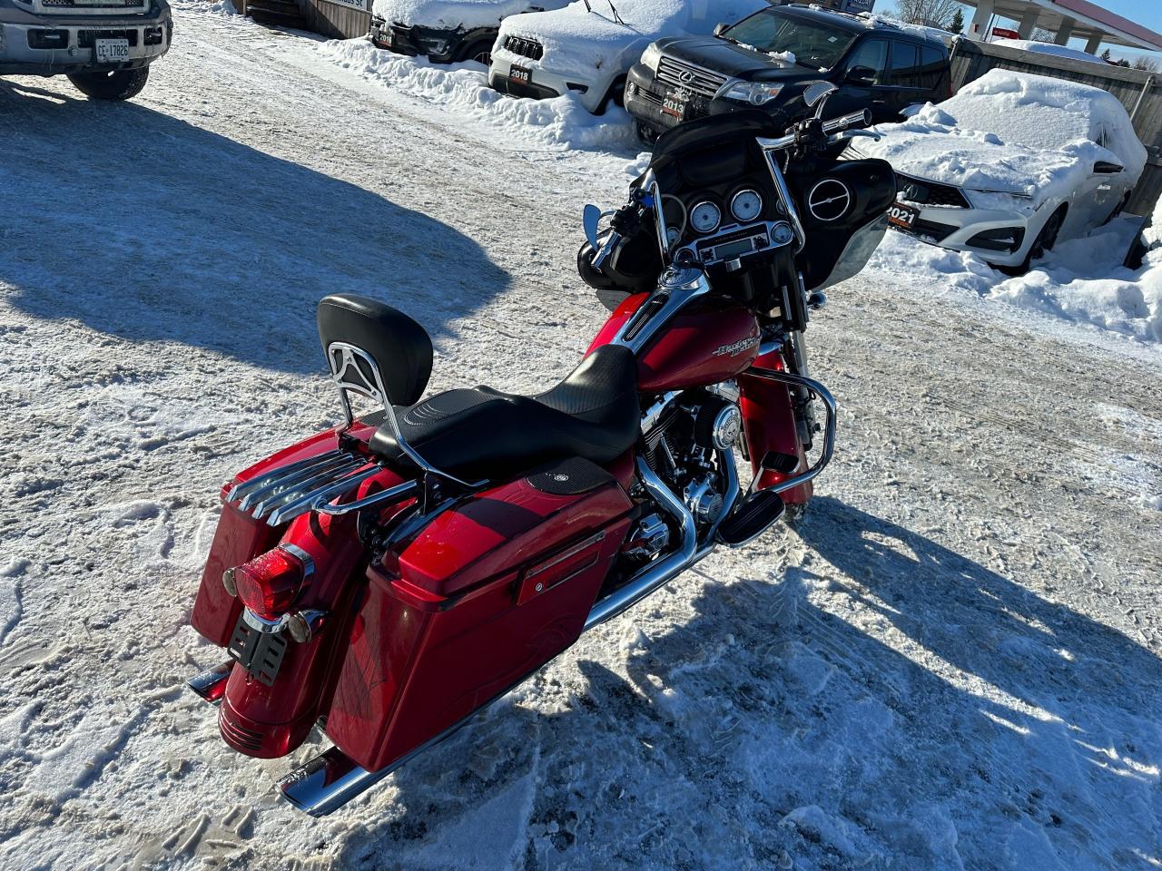 2012 Harley-Davidson Street Glide ONLY 50KMS, BARS, EXHAUST, LIGHT DAMAGE, AS IS - Photo #5