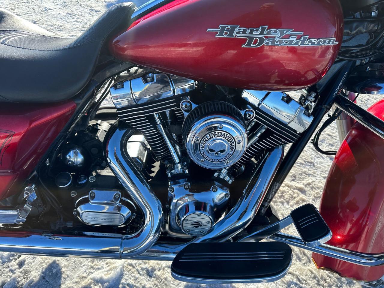 2012 Harley-Davidson Street Glide ONLY 50KMS, BARS, EXHAUST, LIGHT DAMAGE, AS IS - Photo #13