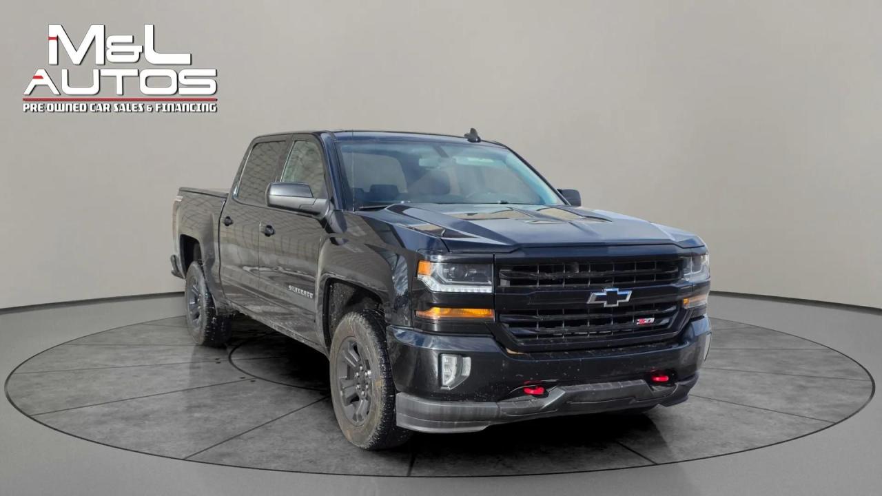2017 Chevrolet Silverado 1500 4WD Crew Cab 143.5" LT w/2LT Photo2