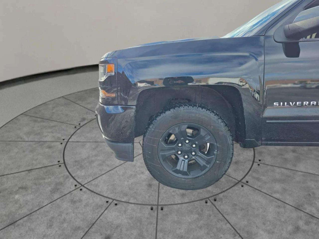 2017 Chevrolet Silverado 1500 4WD Crew Cab 143.5" LT w/2LT Photo