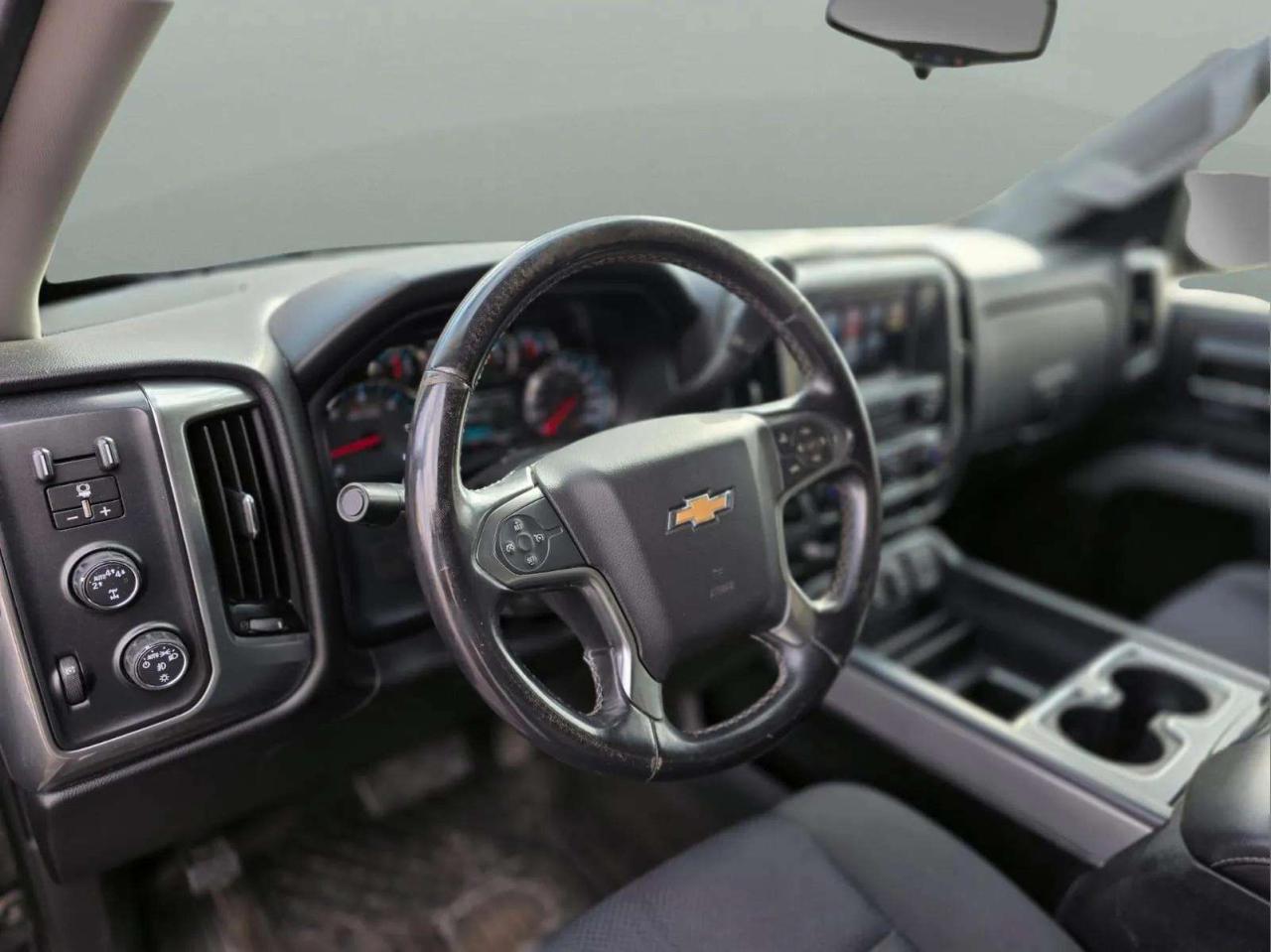 2017 Chevrolet Silverado 1500 4WD Crew Cab 143.5" LT w/2LT Photo