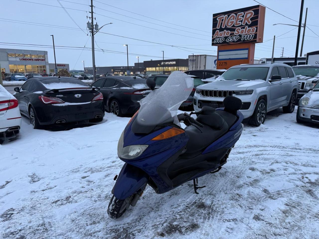 2015 Yamaha YP40T MAJESTY, SCOOTER, NEEDS REPAIR, AS IS SPECIAL - Photo #1