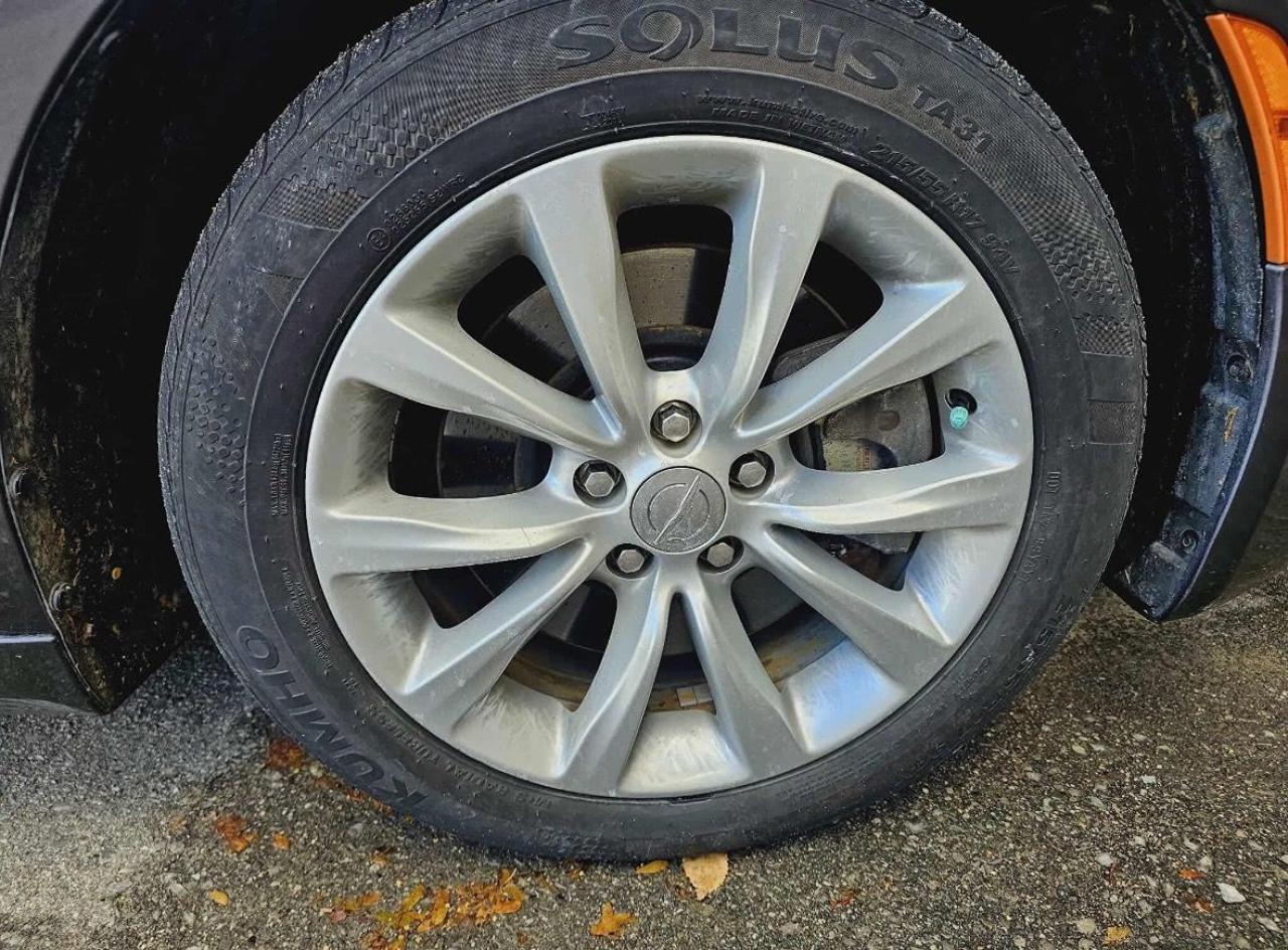 2015 Chrysler 200 C Photo