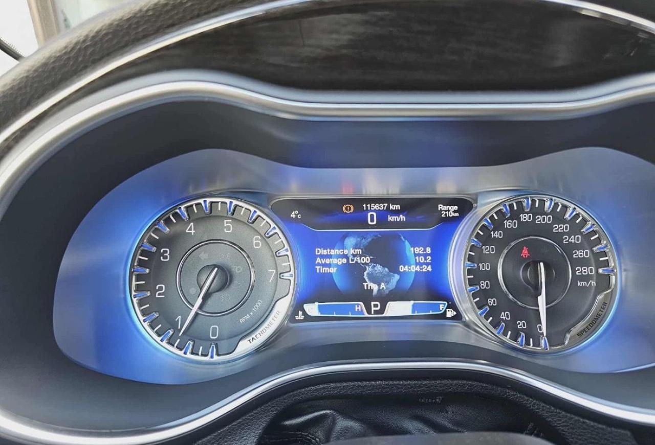 2015 Chrysler 200 C Photo