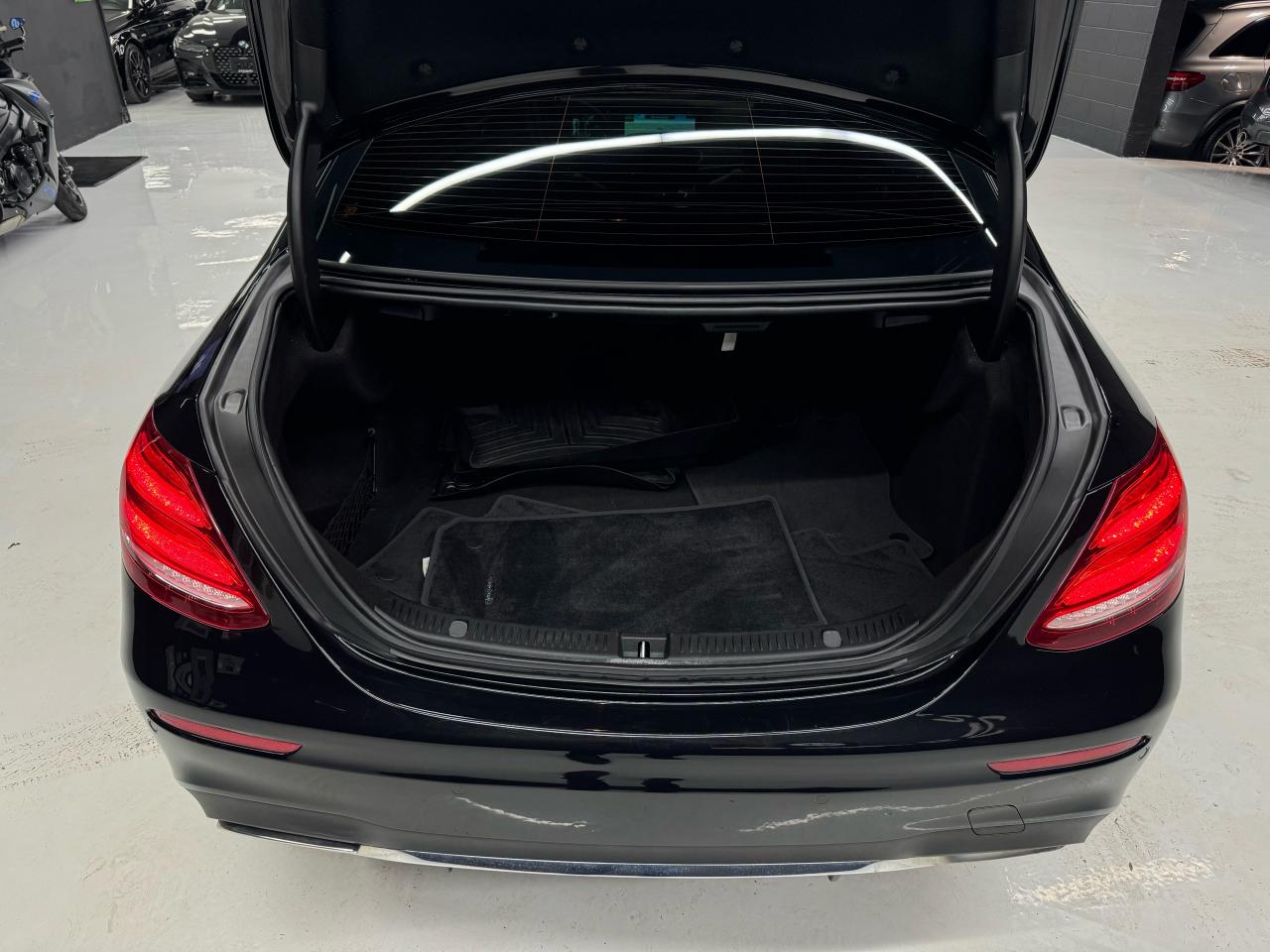 2018 Mercedes-Benz E300 AMG PKG|NAV|360CAM|BSM|HUD|BURMESTER| Photo