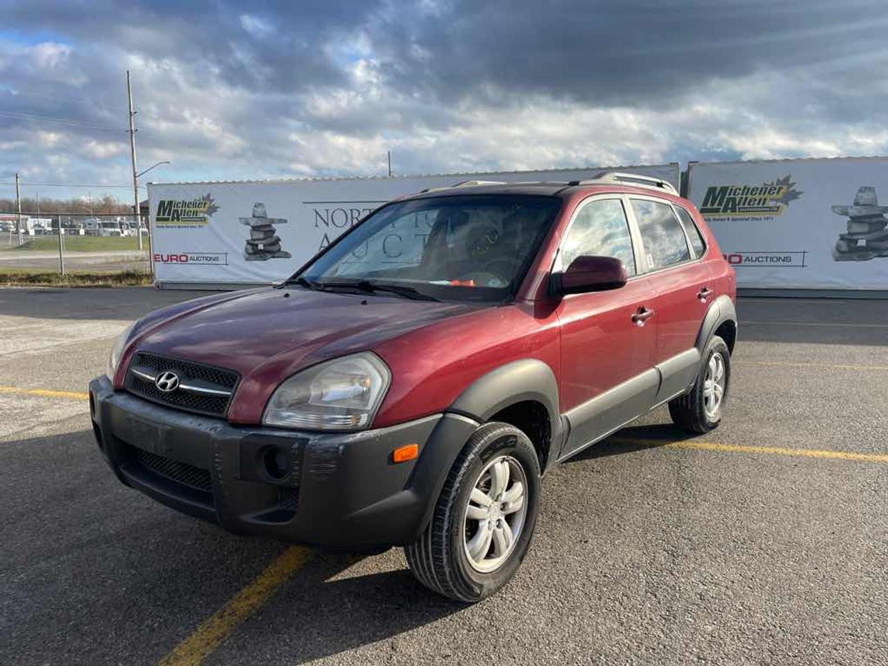 2008 Hyundai Tucson GL - Photo #1