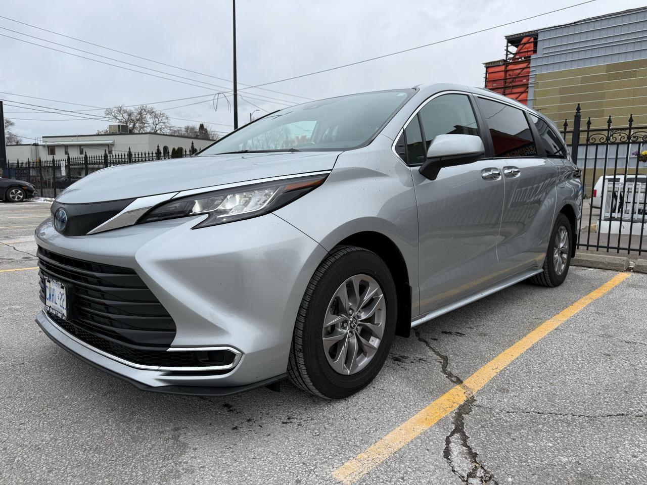 <div>THIS VEHICLE BY APPOINTMENT ONLY!!!!</div><div>FINANCING OPTION AVAILABLE!!!!</div><div><br></div><div>ONE OWNER!!!</div><div>NICE CLEAN CAR/ NO ACCIDENT/ AND DRIVES LIKE NEW!!!!<br>!!! PLEASE CALL OR TEXT  BEFORE COMING AT 647-869-1015!!!  
----------------------------------------------------------------------------------UP TO 6 YEARS OF EXTENDED WARRANTY PACKAGES AND FINANCING AVAILABLE!!!<br></div>