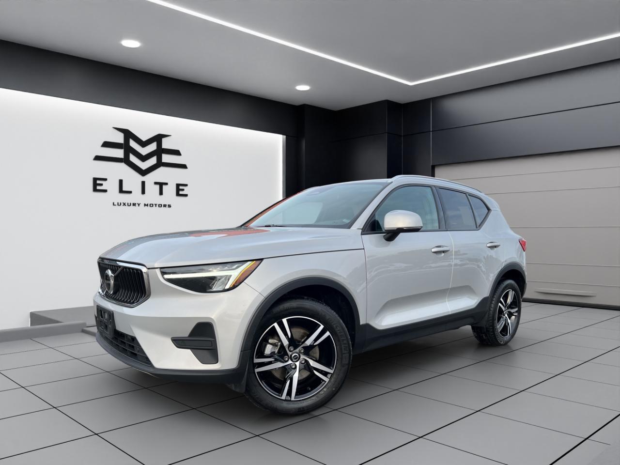 2023 Volvo XC40 B5 AWD Core - Navigation System - Leather !!! Photo2
