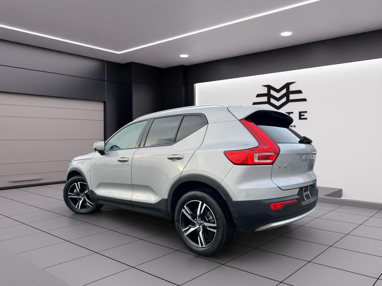 2023 Volvo XC40 B5 AWD Core - Navigation System - Leather !!! Photo