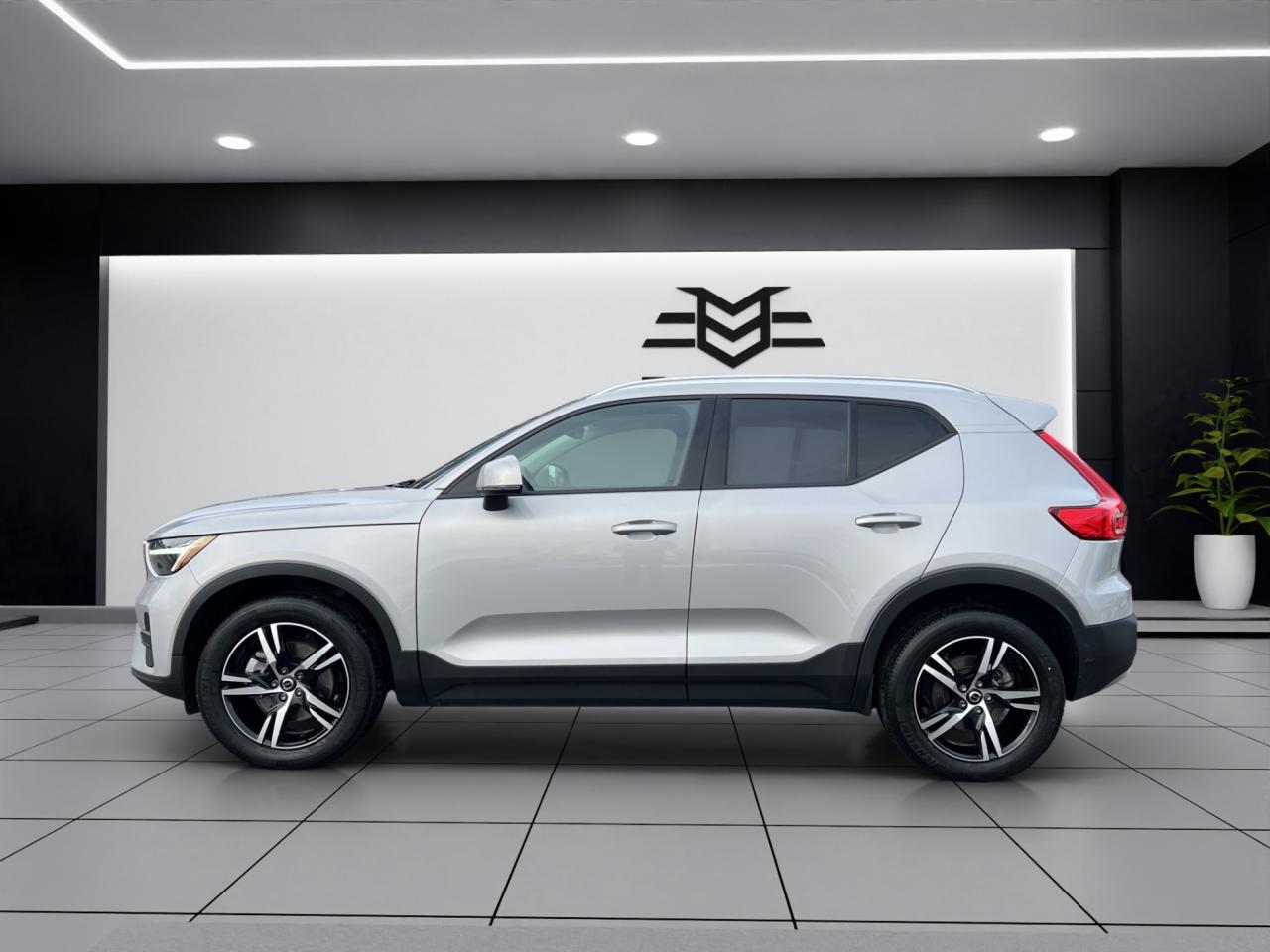 2023 Volvo XC40 B5 AWD Core - Navigation System - Leather !!! Photo
