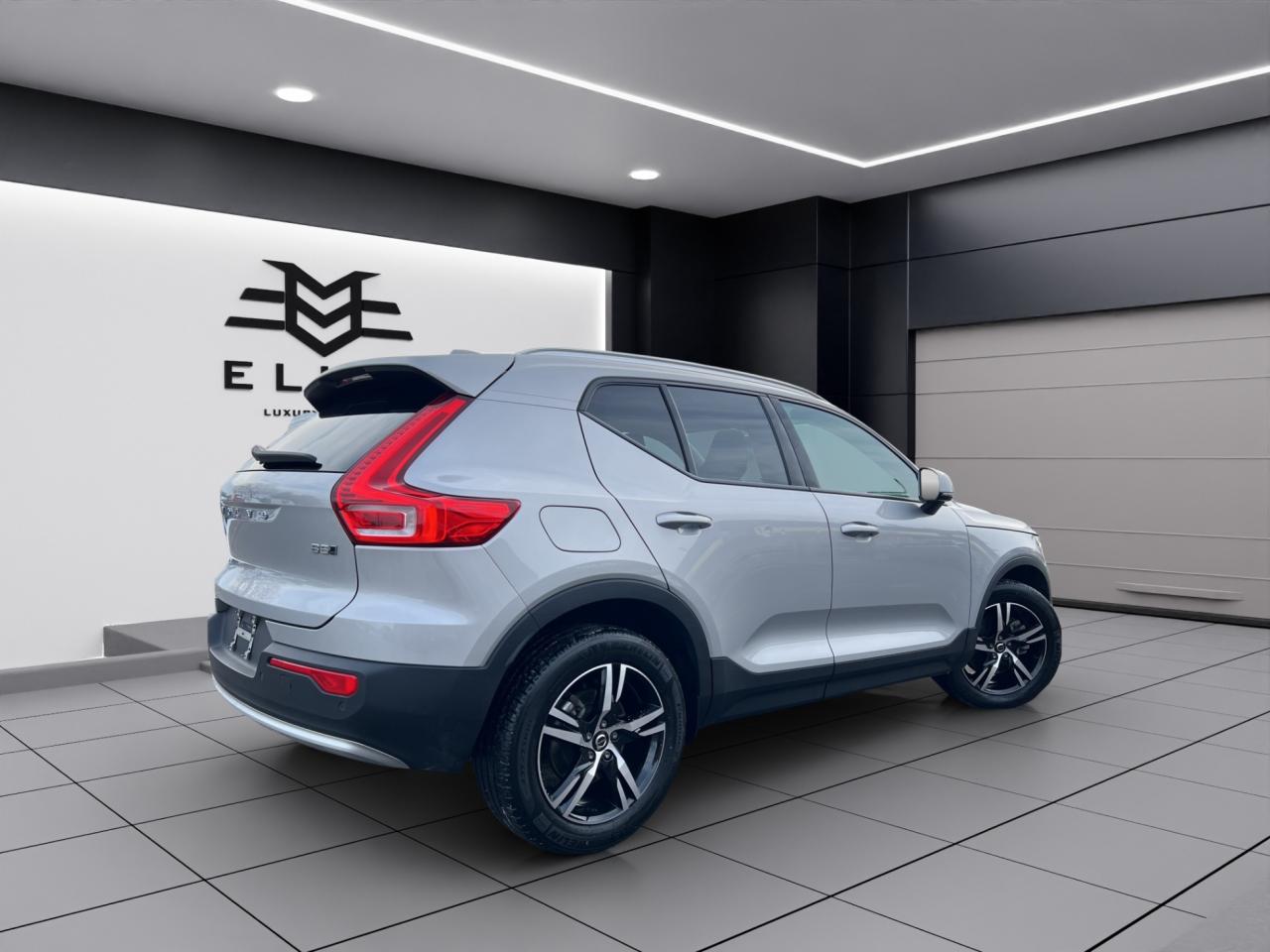 2023 Volvo XC40 B5 AWD Core - Navigation System - Leather !!! Photo