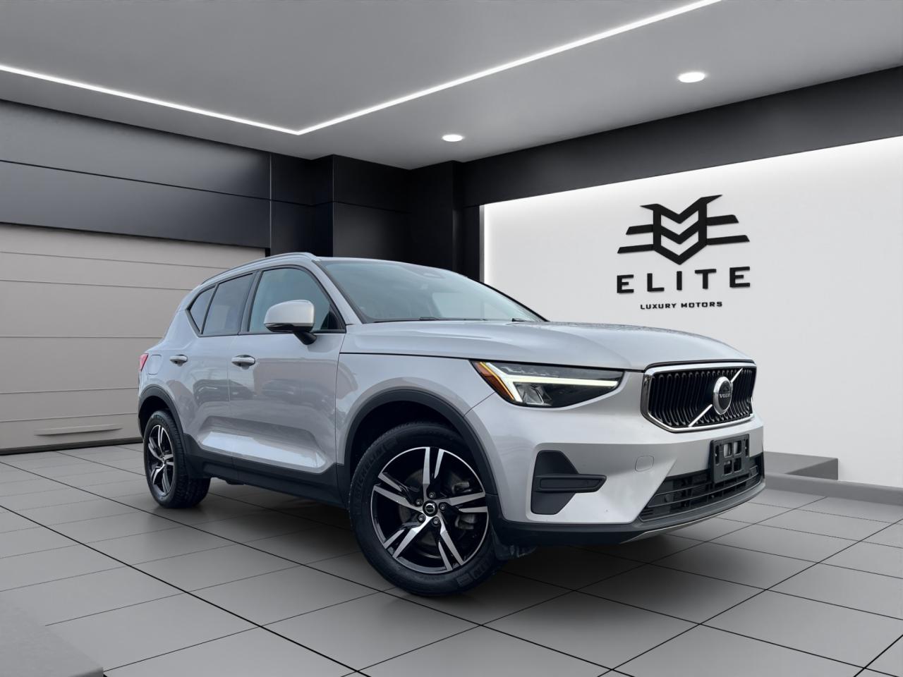 2023 Volvo XC40 B5 AWD Core - Navigation System - Leather !!! Photo
