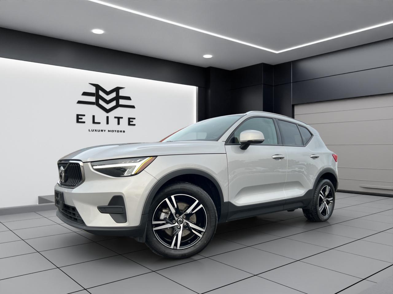 2023 Volvo XC40 B5 AWD Core - Navigation System - Leather !!! Photo