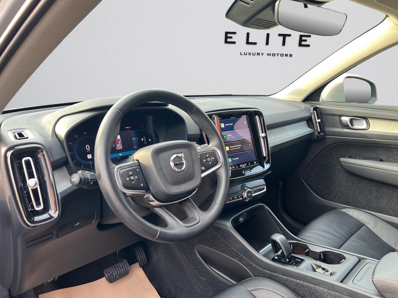 2023 Volvo XC40 B5 AWD Core - Navigation System - Leather !!! Photo