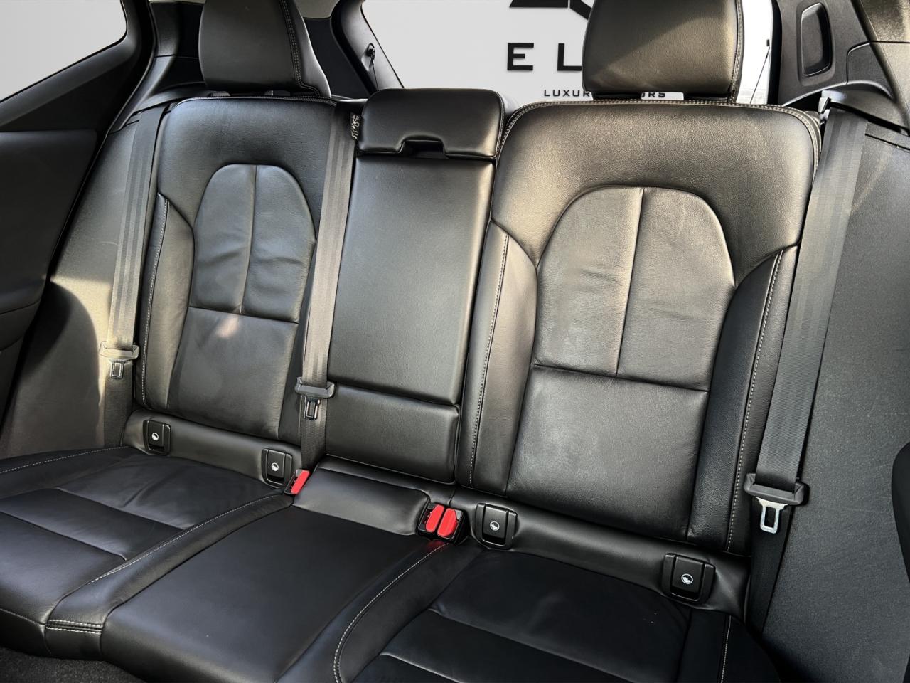 2023 Volvo XC40 B5 AWD Core - Navigation System - Leather !!! Photo