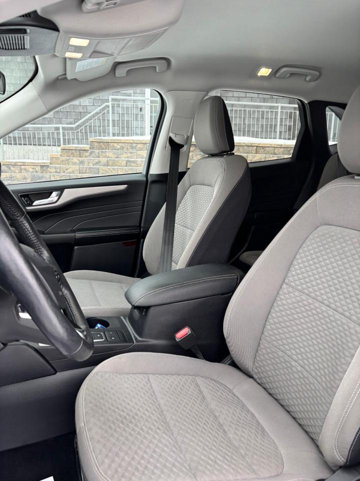 2021 Ford Escape SE | NEW YEAR SPECIAL! Photo