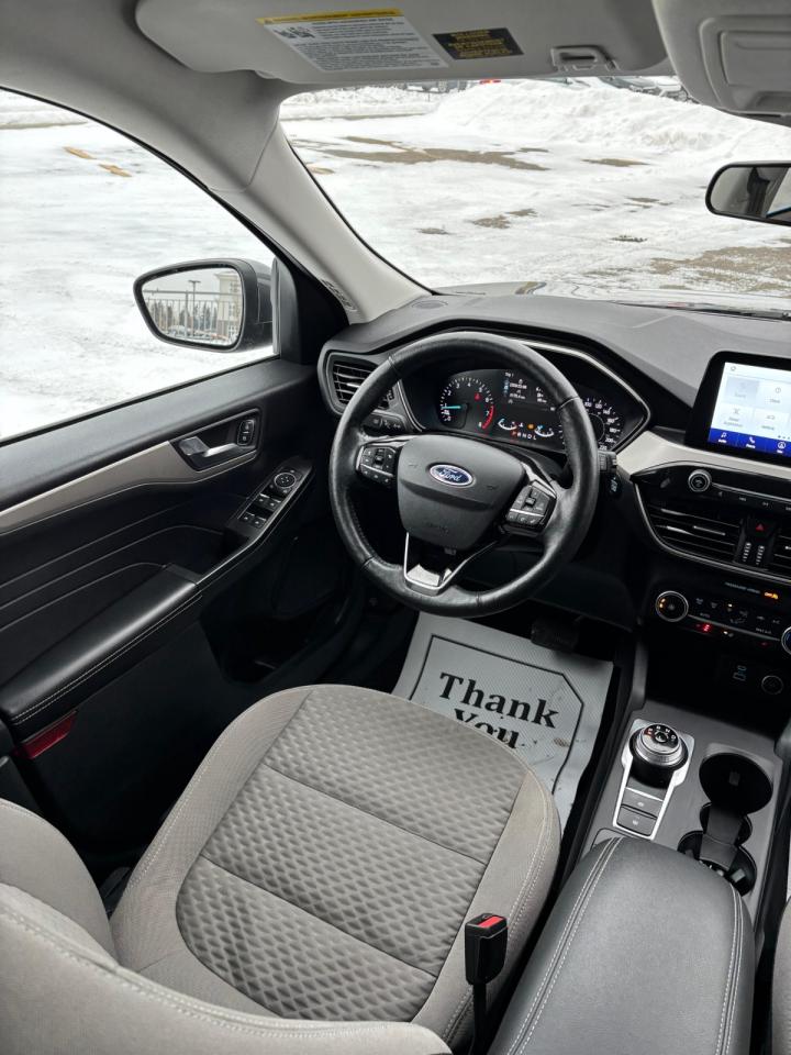 2021 Ford Escape SE | NEW YEAR SPECIAL! Photo