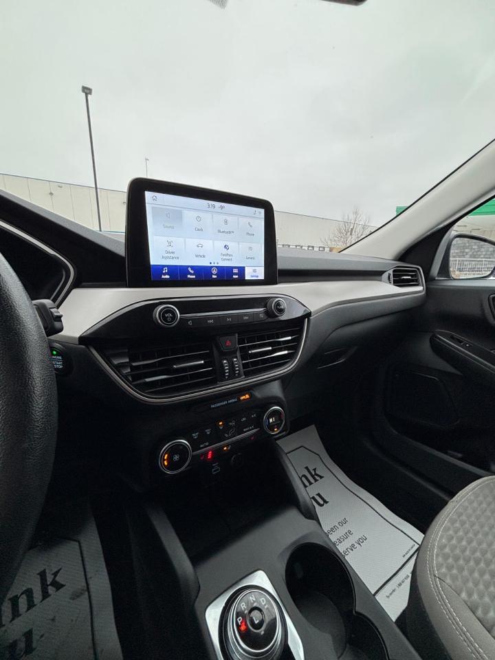 2021 Ford Escape SE | NEW YEAR SPECIAL! Photo