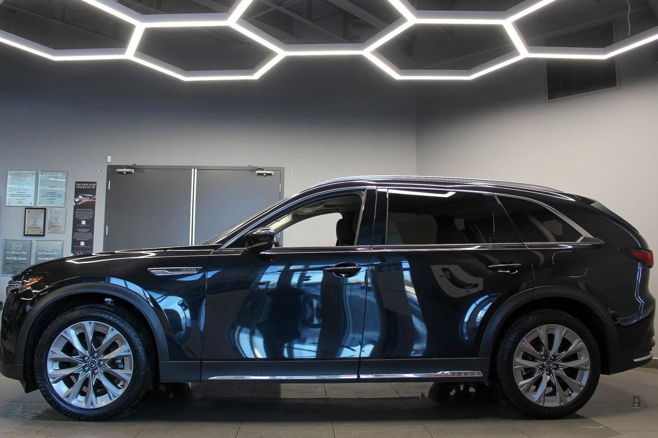 2025 Mazda CX-90 MHEV HEADS UP DISPLAY - BOSE AUDIO - LEATHER SEATING - THIRD ROW SEATING Photo