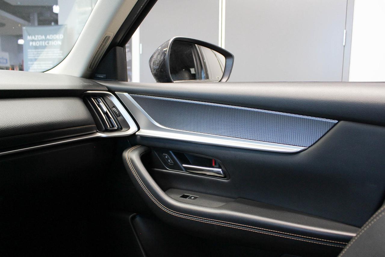 2025 Mazda CX-90 MHEV HEADS UP DISPLAY - BOSE AUDIO - LEATHER SEATING - THIRD ROW SEATING Photo