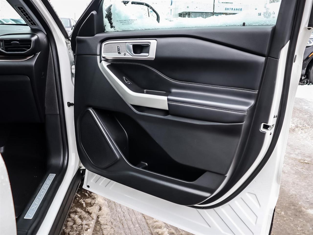 2021 Ford Explorer Limited Bench | Roof | Wireless Pad | Photo