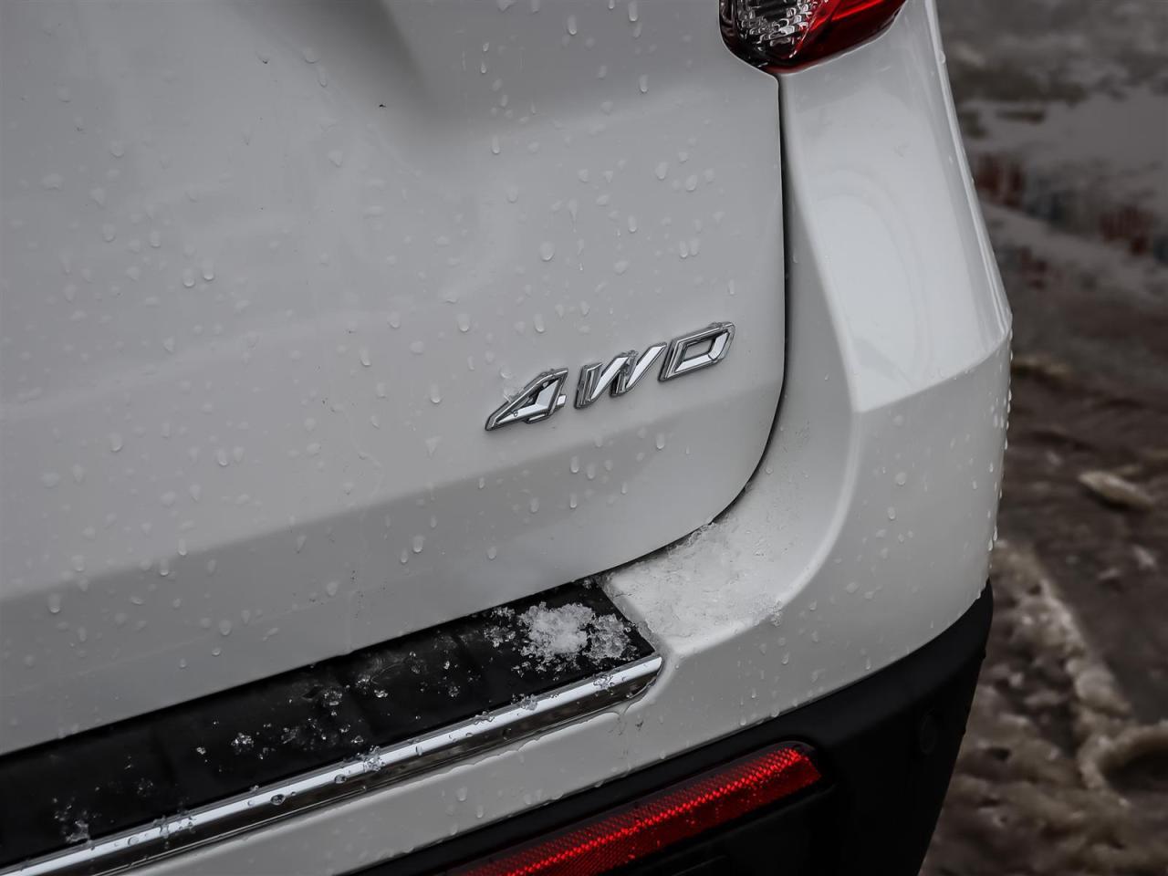 2021 Ford Explorer Limited Bench | Roof | Wireless Pad | Photo